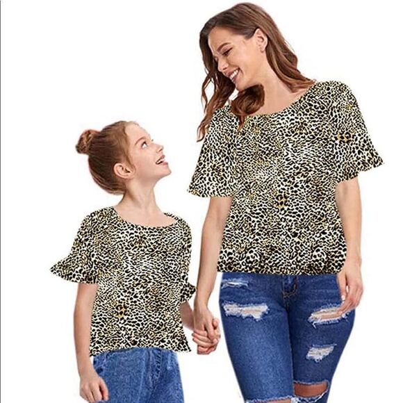 L Leopard Short Ruffle Sleeve Crewneck Top - Picture 1 of 8